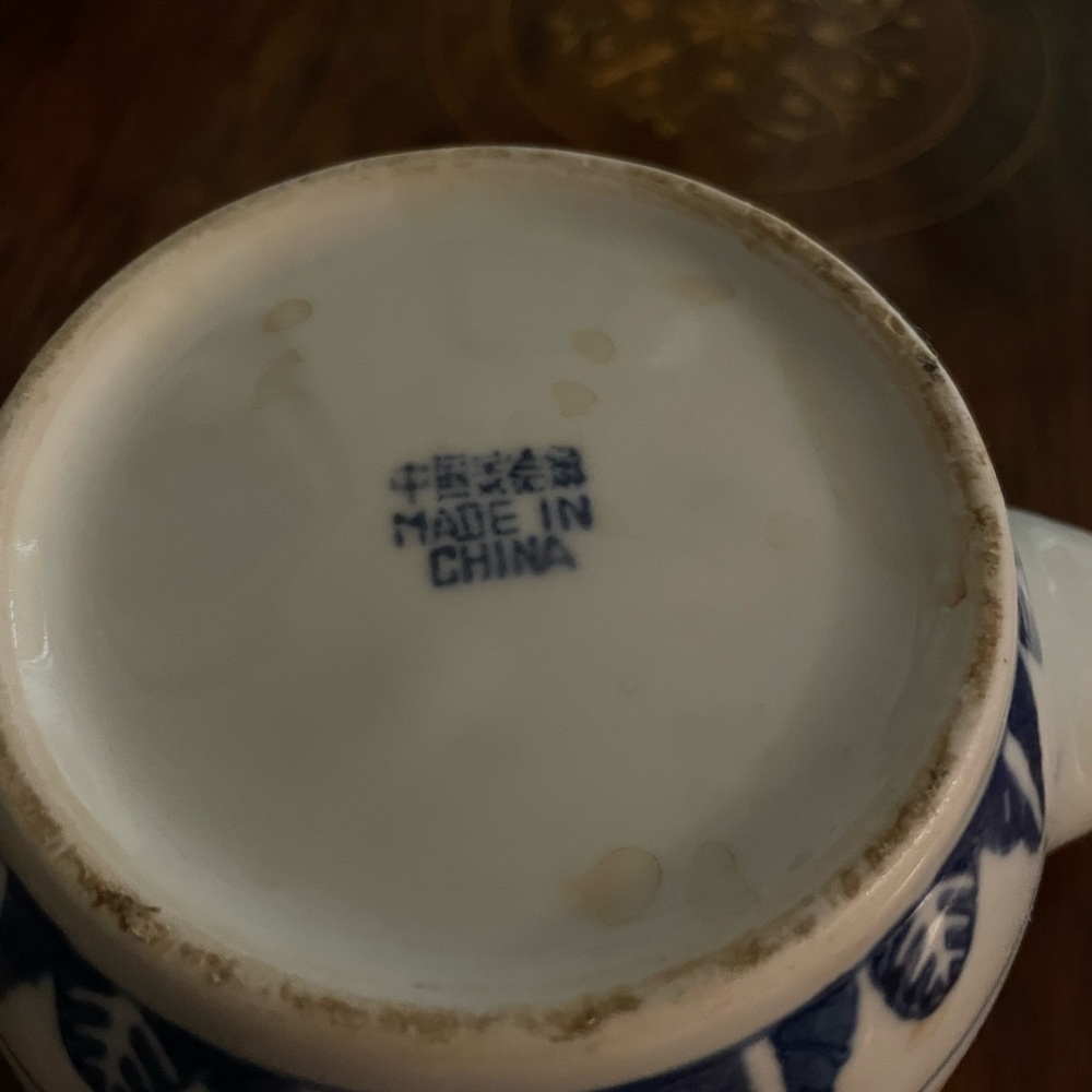 Jingdezhen Teapot with Rice Grain Pattern - Picture 6 of 9
